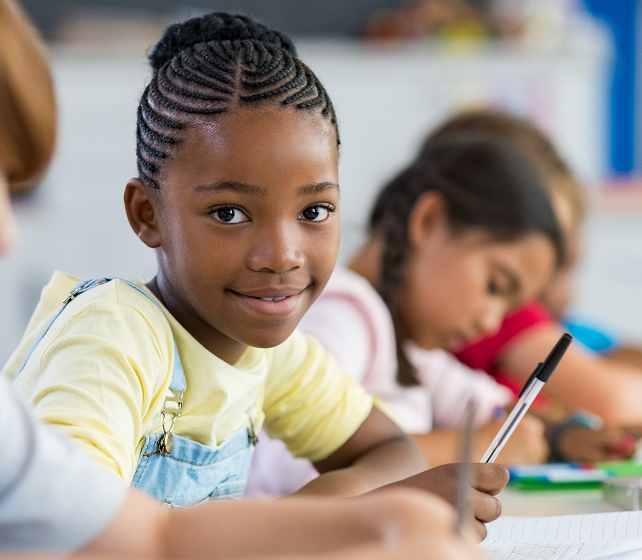 Menina na escola